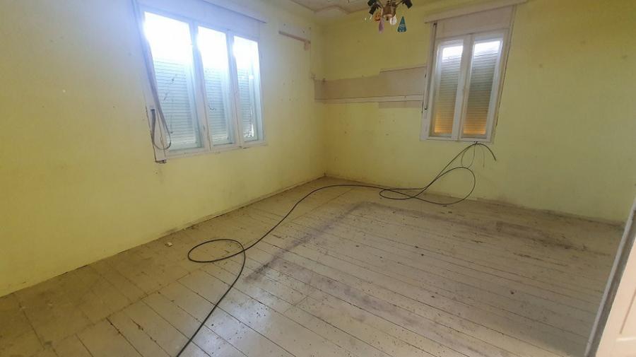 Casă cu 3 camere cu Teren 6674 Mp în Macea