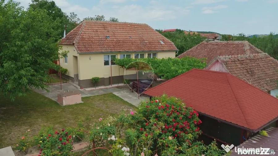 Casă cu 3 camere cu Teren 8788 Mp în Forosig