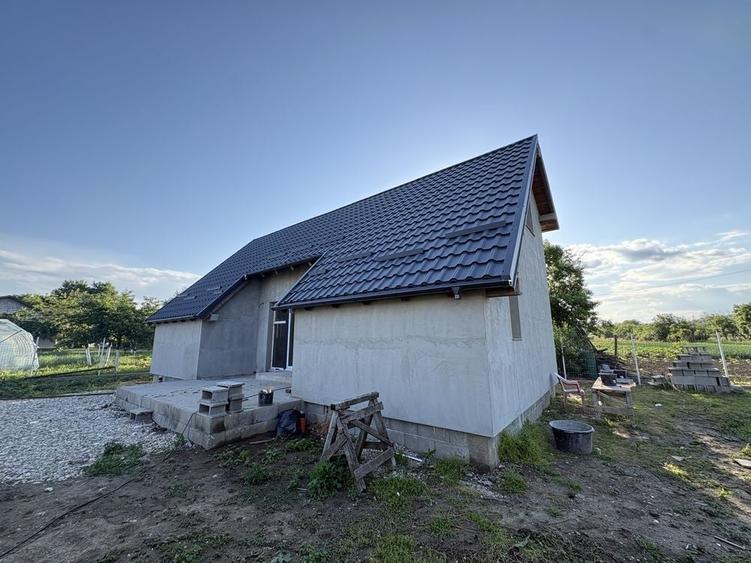 Casă cu 4 camere în Glâmbocata