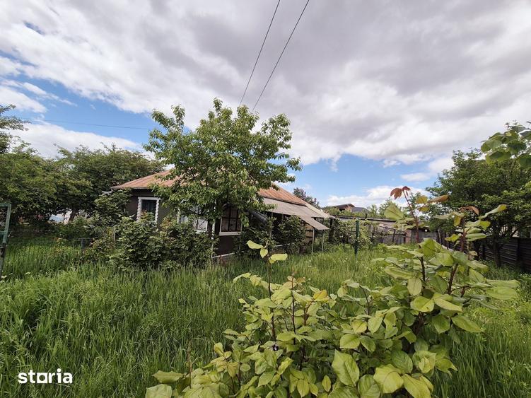 Casă cu 2 camere cu Teren 400 Mp în Central