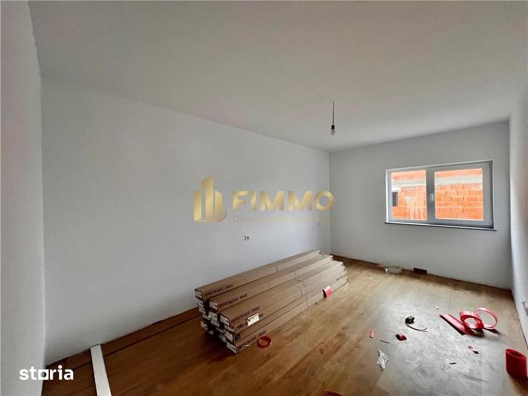 Apartament cu 3 camere decomandat în Ipotești