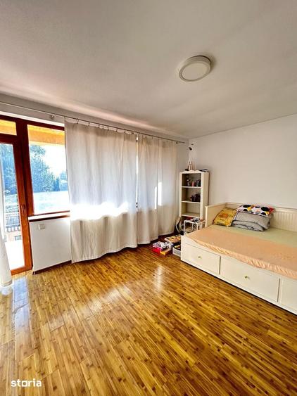 Casă cu 4 camere cu Teren 245 Mp în Domnești