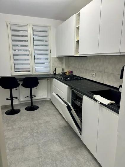 Apartament cu 3 camere decomandat în Brâncoveanu