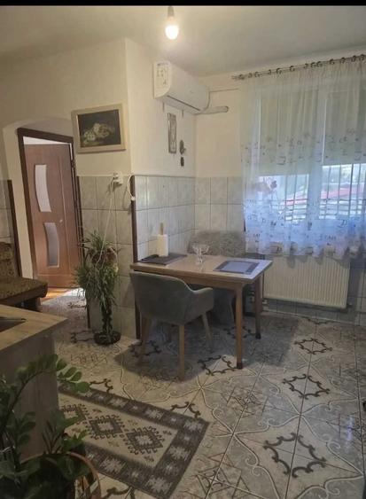 Apartament cu 3 camere semidecomandat în Sud