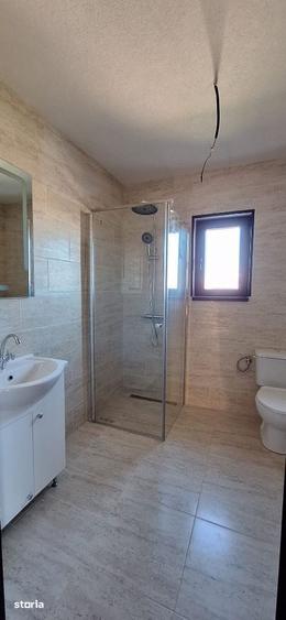 Casă cu 5 camere cu Teren 350 Mp în Giarmata