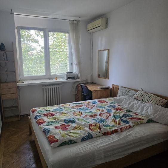 Apartament cu 3 camere decomandat în Romană