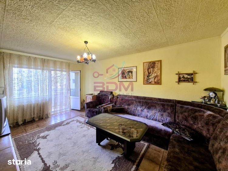 Apartament cu 4 camere decomandat în Central