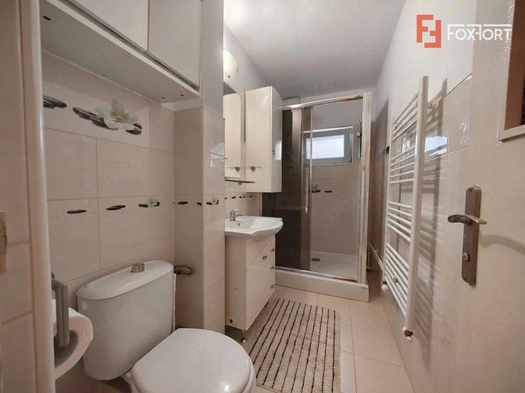 Apartament cu 3 camere semidecomandat în Girocului