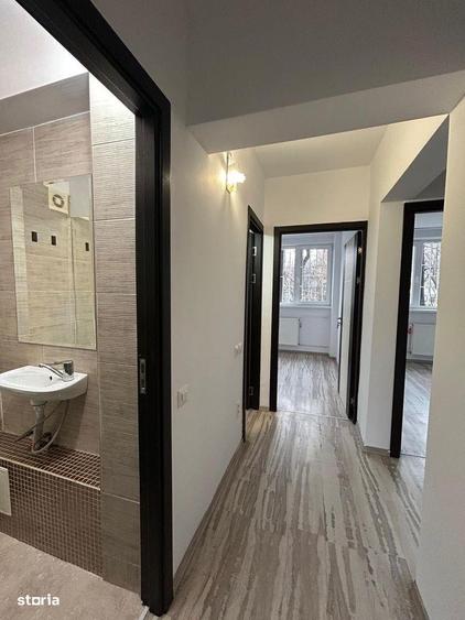 Apartament cu 4 camere în Drumul Taberei