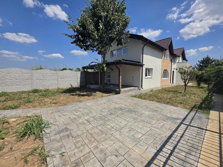 Casă individuală cu 5 camere cu Teren 550 Mp în Berceni