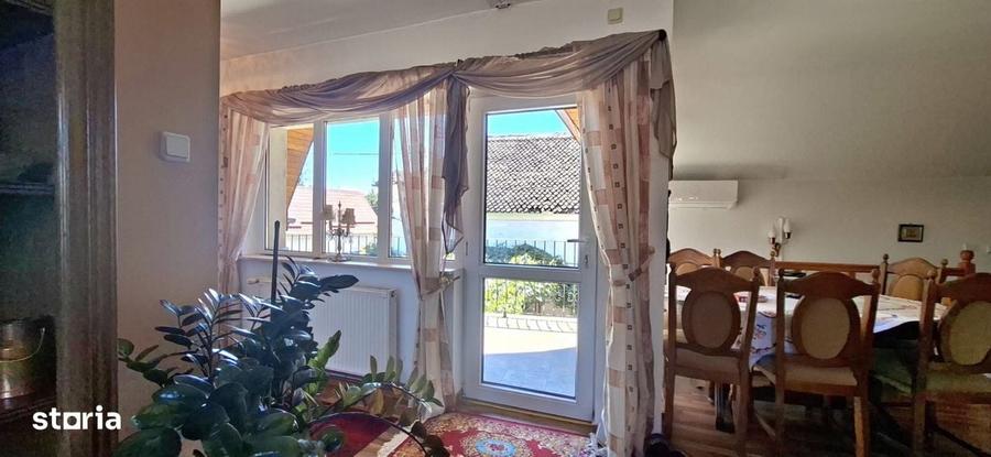 Casă cu 4 camere în Central