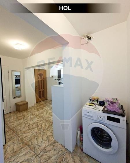Apartament cu 3 camere decomandat, mobilat în Central