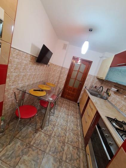Apartament cu 2 camere decomandat în Micro 16