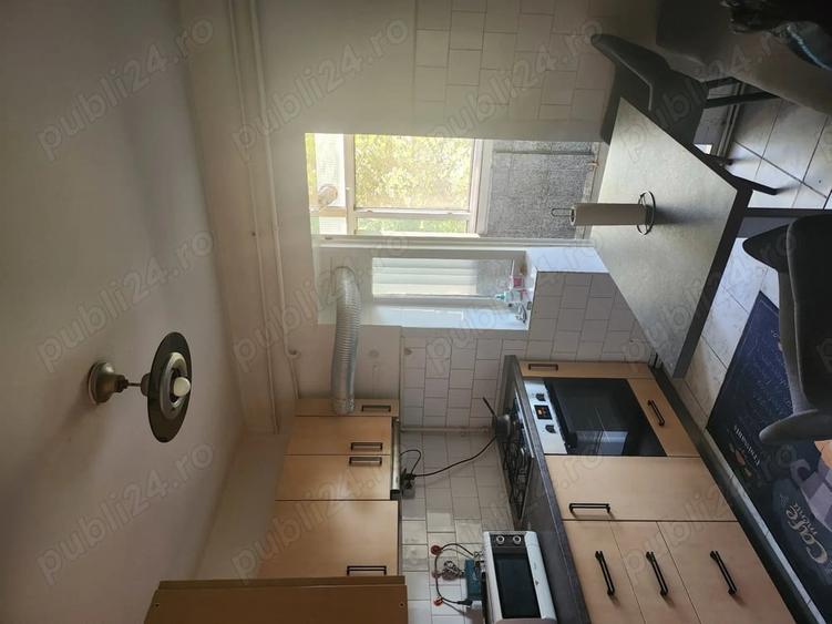 Apartament cu 3 camere decomandat în Tătărași