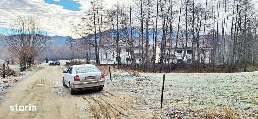 Teren de 1820 mp, în Bran