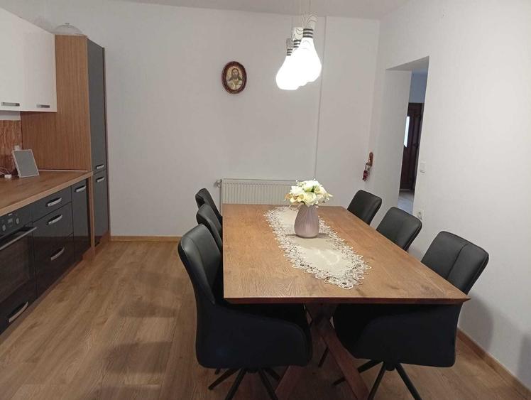 Casă cu 3 camere în Rus