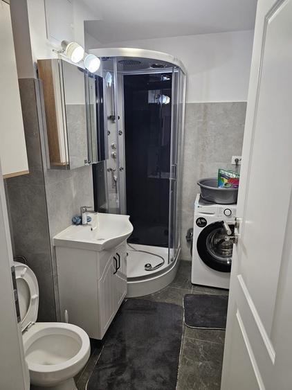 Apartament cu 2 camere decomandat în 1 Mai