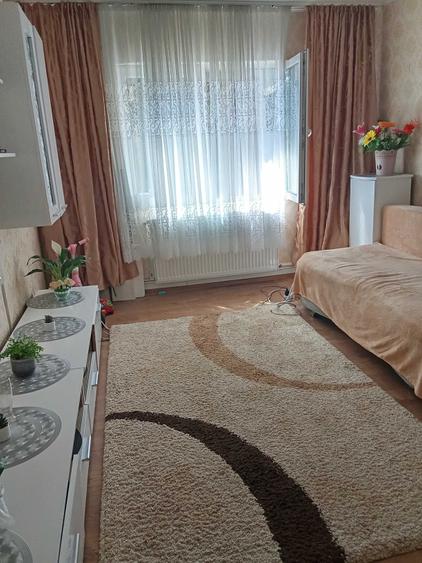 Apartament cu 2 camere semidecomandat în Micro 9