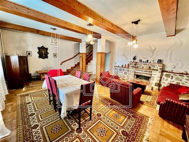 Duplex cu 6 camere cu Teren 250 Mp în Cisnădie