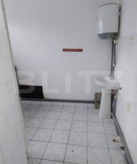 Casă cu 5 camere cu Teren 100 Mp în Central