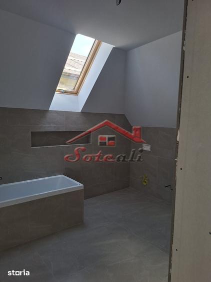 Casă cu 4 camere cu Teren 470 Mp în Cornu