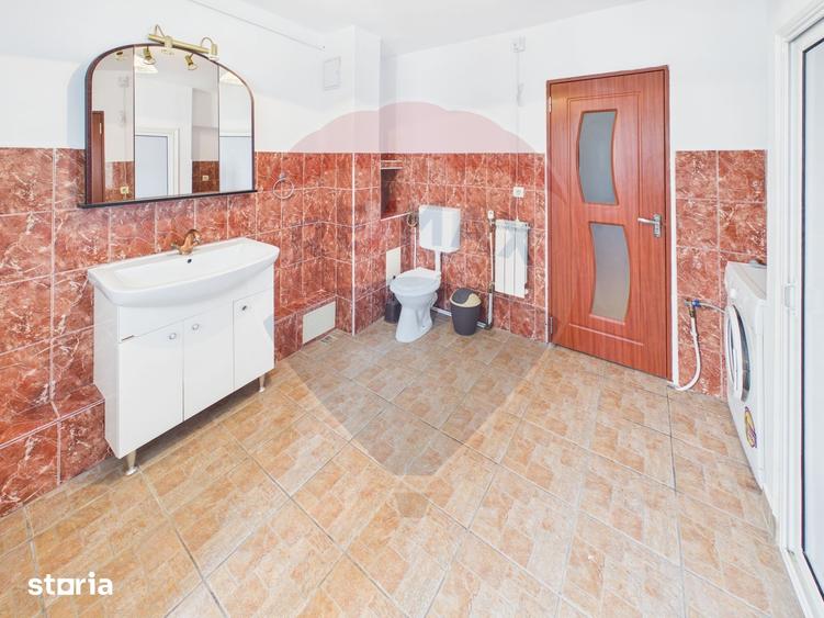 Apartament cu 4 camere, mobilat în Decebal