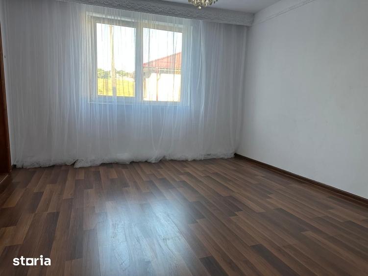 Casă cu 6 camere cu Teren 1054 Mp în Central