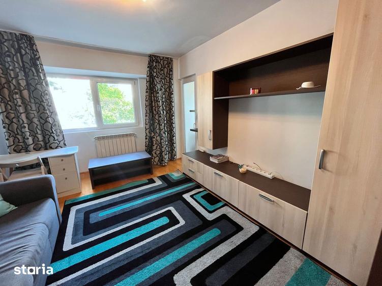 Apartament cu 2 camere decomandat în Între Lacuri