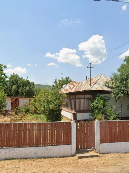 Casă cu 3 camere în Nifon