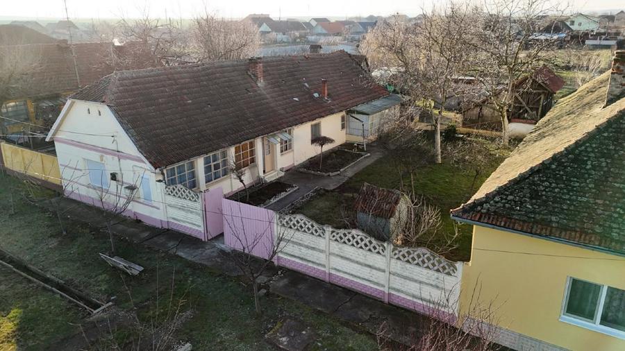 Teren Construcții intravilan de 1475 mp, în Periferie