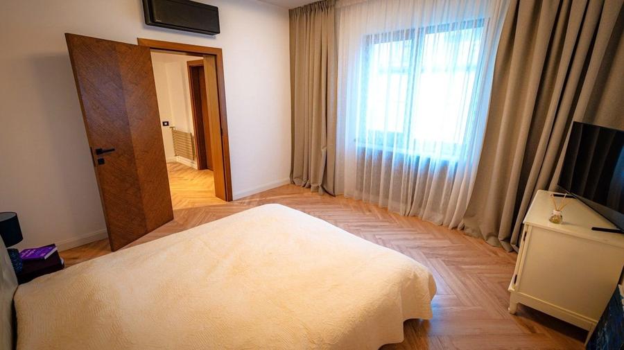 Casă cu 6 camere cu Teren 280 Mp în Floreasca