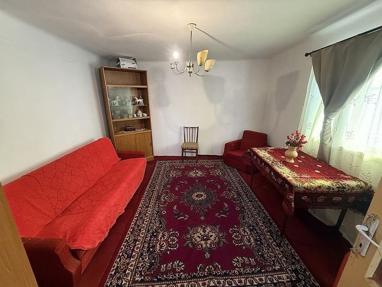 Casă cu 4 camere cu Teren 350 Mp în Central