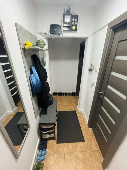 Apartament cu 3 camere semidecomandat în Dacia
