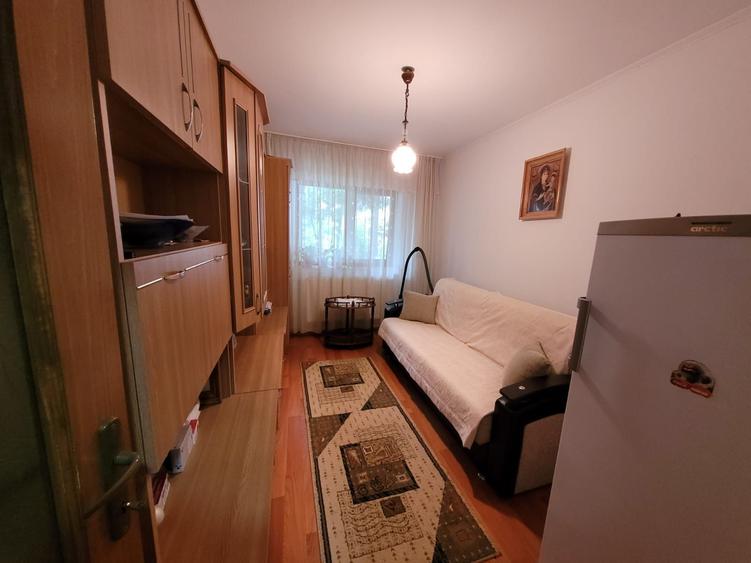 Apartament cu 3 camere decomandat în Fălticeni