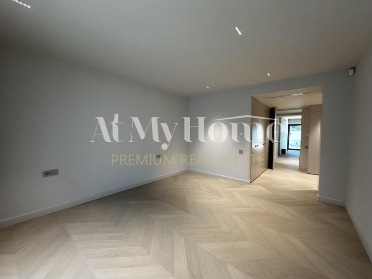 Apartament cu 4 camere decomandat în Kiseleff