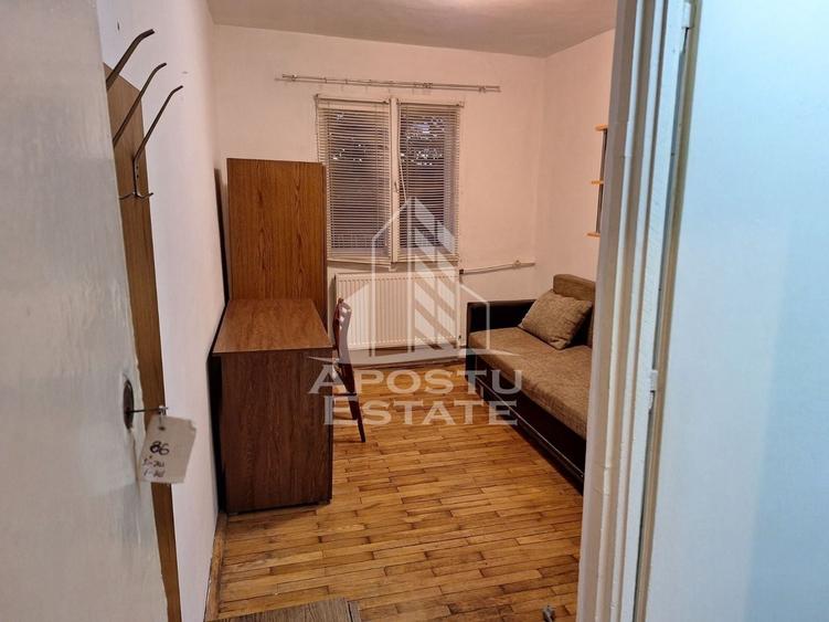 Garsonieră decomandată, mobilată în Complex Studențesc