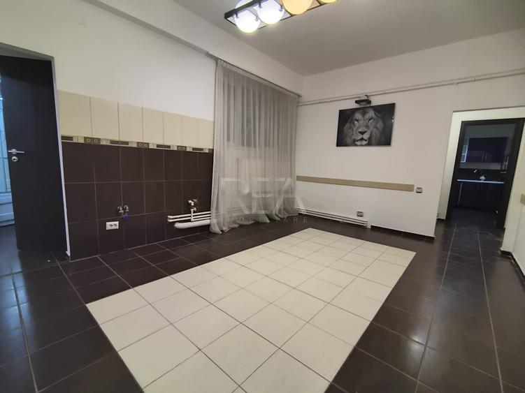 Apartament cu 3 camere circular, mobilat în P-ța Romană