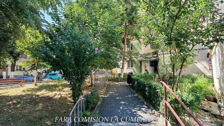 Apartament cu 2 camere semidecomandat în Căzănești (Râmnicu Vâlcea)