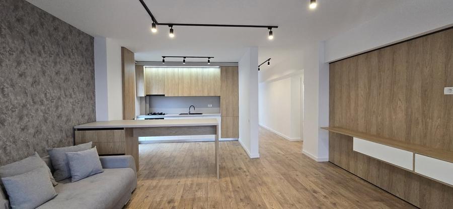 Apartament cu 3 camere decomandat, mobilat în Dacia