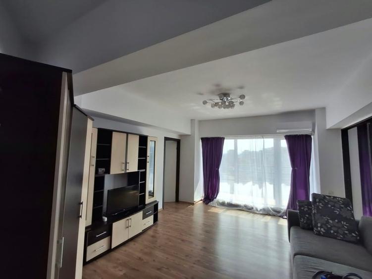 Apartament cu 2 camere decomandat, mobilat în Central