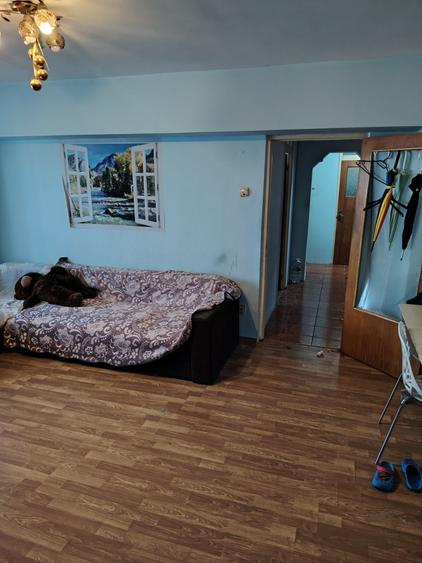 Apartament cu 3 camere în Runcu