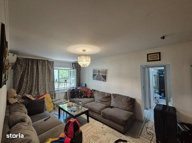 Apartament cu 3 camere semidecomandat în Dacia