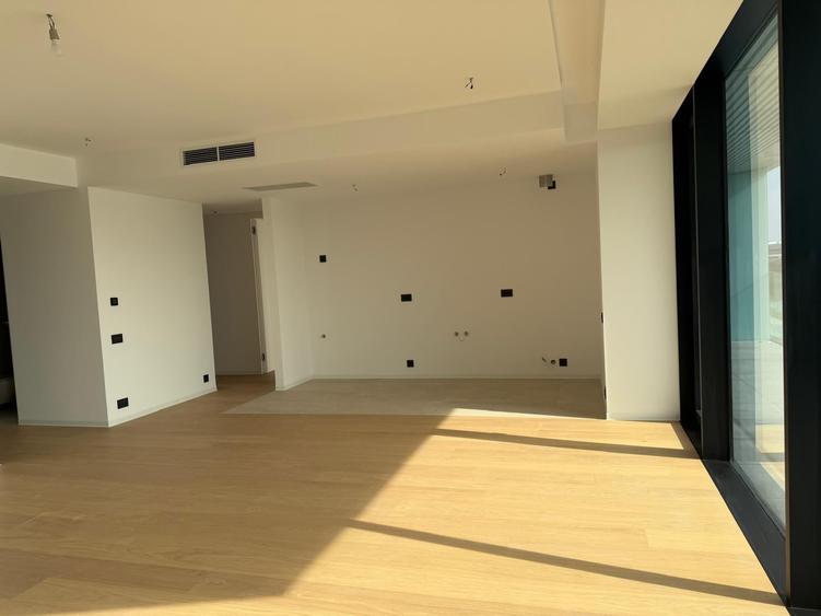 Apartament cu 4 camere în Floreasca