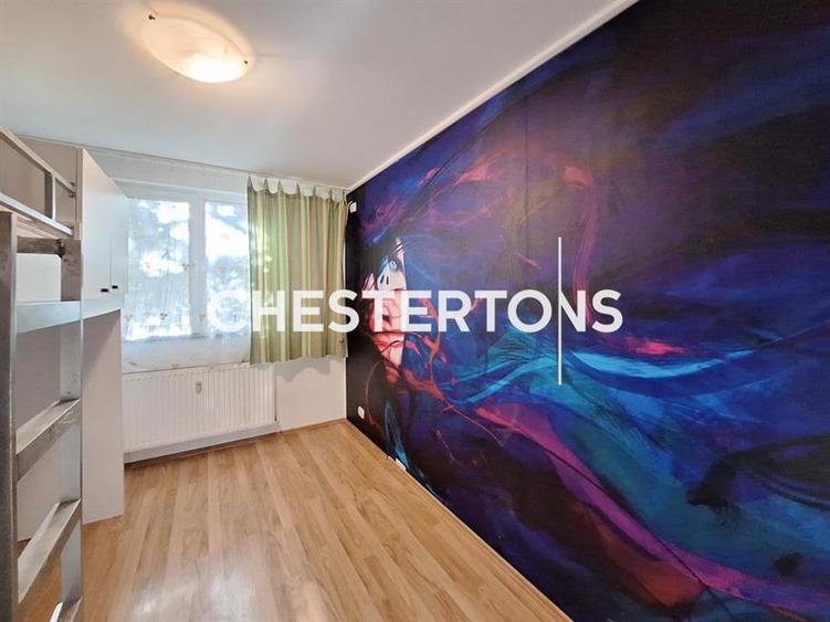 Apartament cu 3 camere semidecomandat, mobilat în Titan