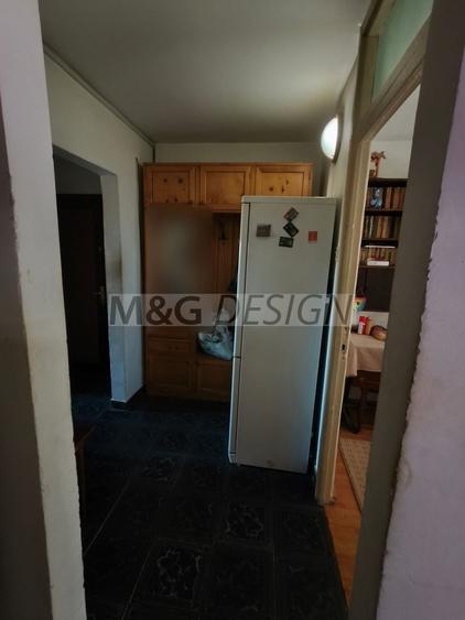 Apartament cu 3 camere decomandat în Lipovei
