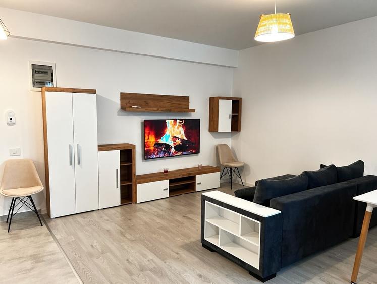 Apartament cu 2 camere decomandat, mobilat în Păcii