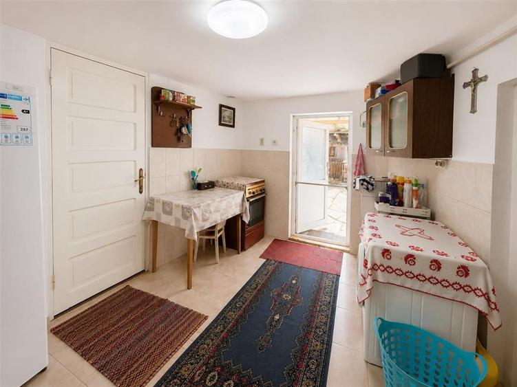 Casă individuală cu 4 camere cu Teren 1640 Mp în Bazna