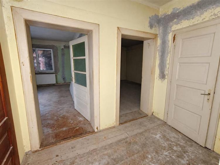 Casă individuală cu 4 camere cu Teren 450 Mp în Lazaret