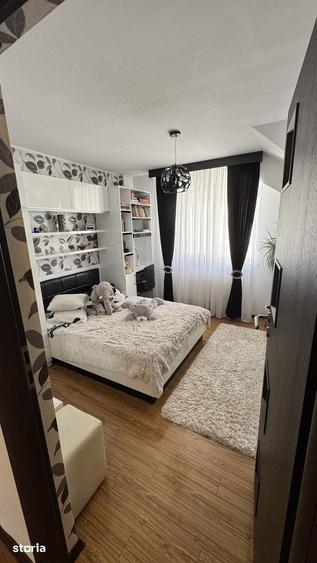 Apartament cu 3 camere decomandat în Valea Rosie