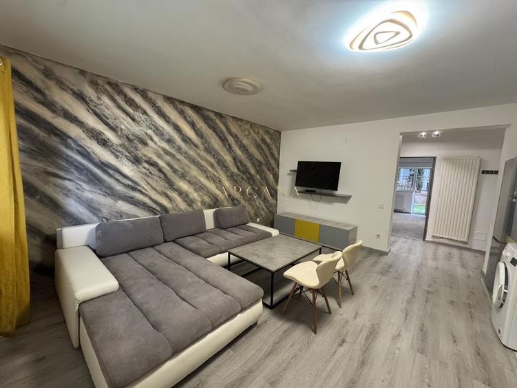 Apartament cu 2 camere semidecomandat, mobilat în Florești